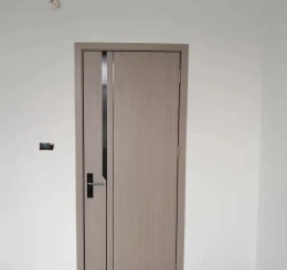 Cửa Gỗ CarBon Tại Long Thành