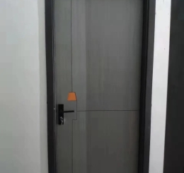 Cửa Gỗ CarBon Tại trảng Bom