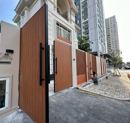Nhận Thi Công Cổng Sắt Ốp Tấm Ốp Gỗ Nhựa Ngoài Trời Tại GIang Điền