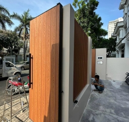 Nhận Thi Công Cổng Sắt Ốp Tấm Ốp Gỗ Nhựa Ngoài Trời Tại Nhơn Trạch Đồng Nai