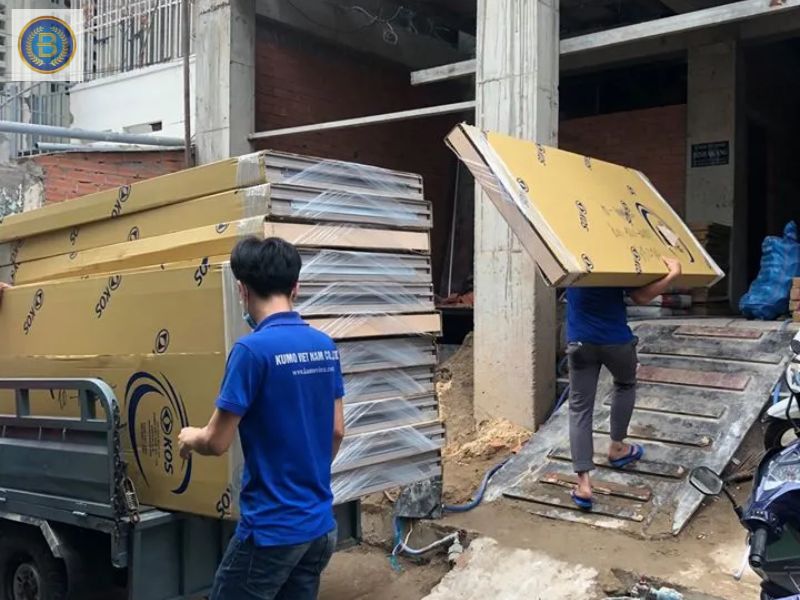 Giao cửa đến công trình cho khách Giao cửa đến công trình cho khách