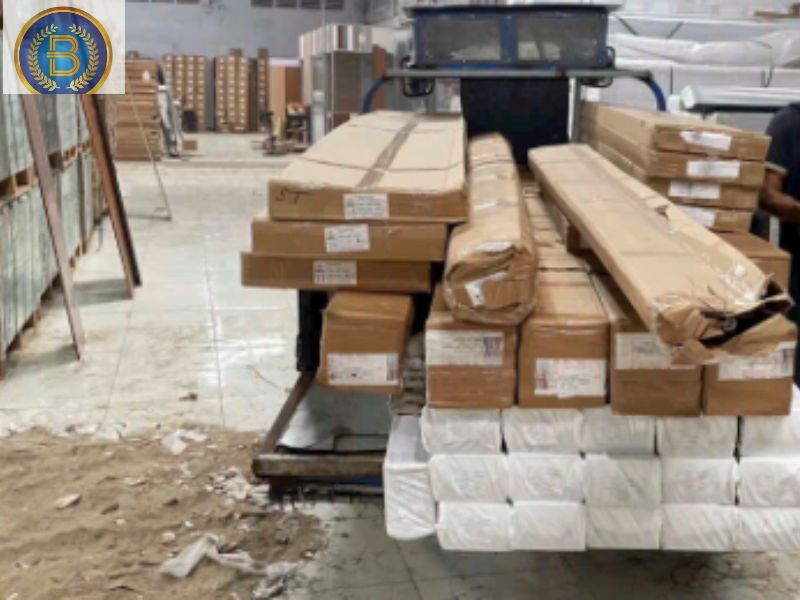 Xuất Hàng Tấm Ốp cho xe lấy tại kho xưởng Xuất Hàng Tấm Ốp cho xe lấy tại kho xưởng