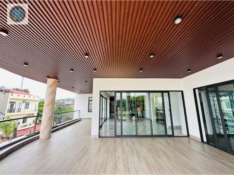 Trần hoàn thiện bằng Lam Sóng Nhôm, nhẹ - bền - đẹp Trần hoàn thiện bằng Lam Sóng Nhôm, nhẹ - bền - đẹp