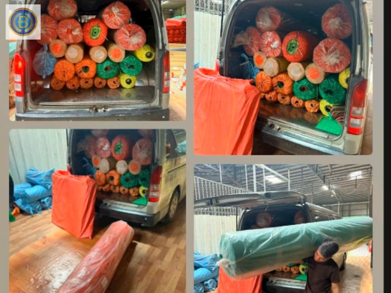 Xe giao hàng cho khách và Kho Thảm tại Nhà Đẹp Bình Nam